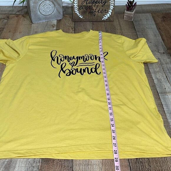 His & hers tshirts “honeymoon bound” - Picture 14 of 15